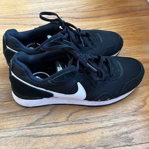 Nike Venture Runner!